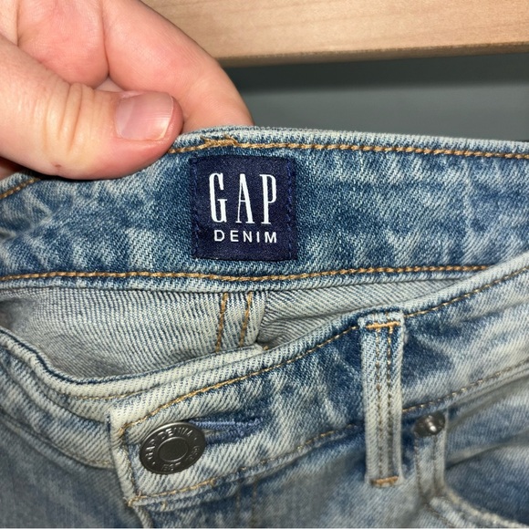 GAP Girlfriend Lightly Distressed Jeans size 28 - Picture 3 of 4